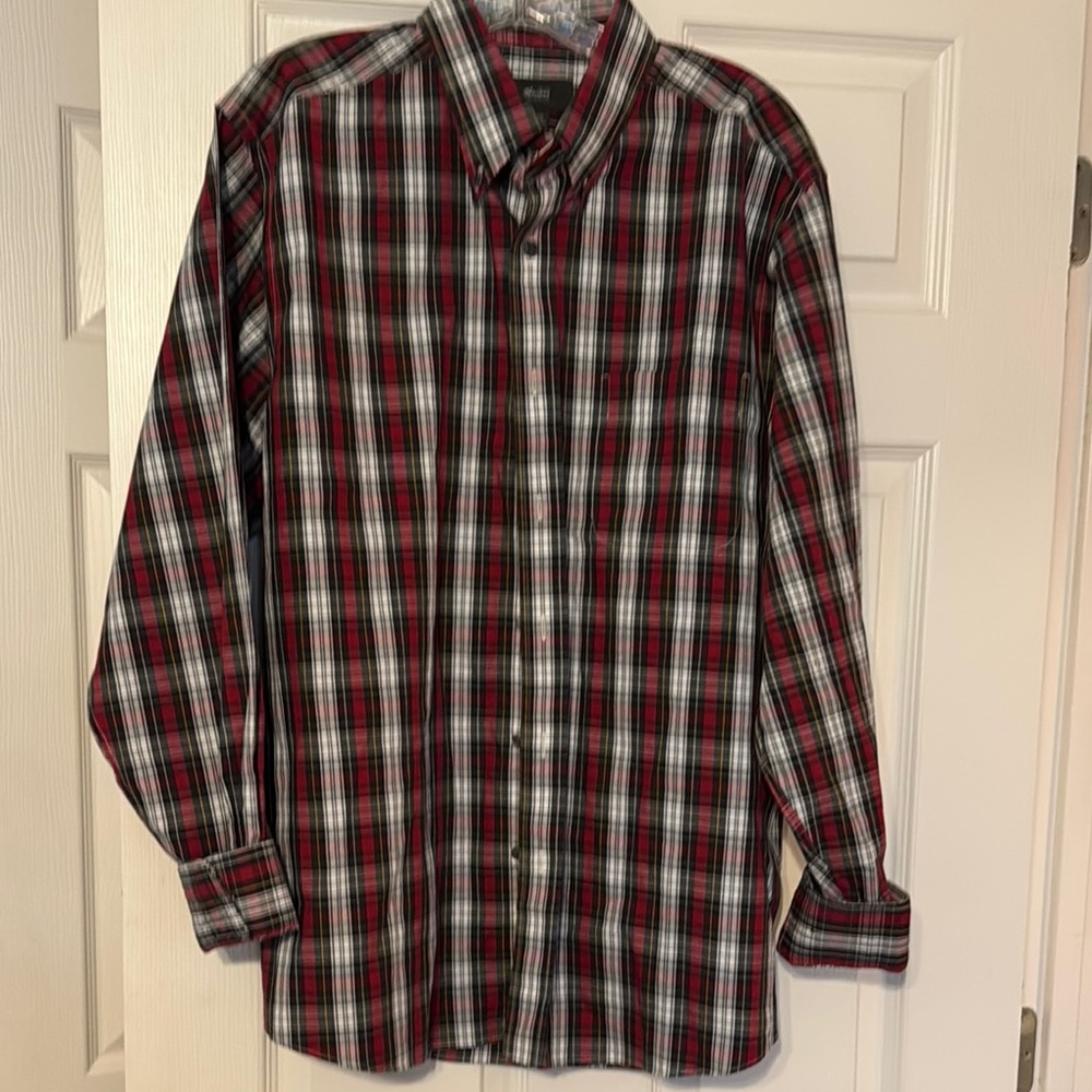 Eddie Bauer Red and Black Plaid Casual Button Down Shirt